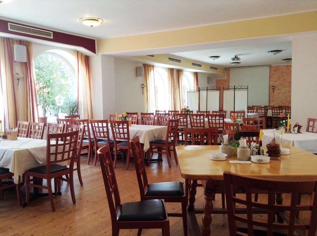 Sankt Oswald bei Freistadt Fruehstueckspension Zur Post Reisinger Kg St Oswald מראה חיצוני תמונה